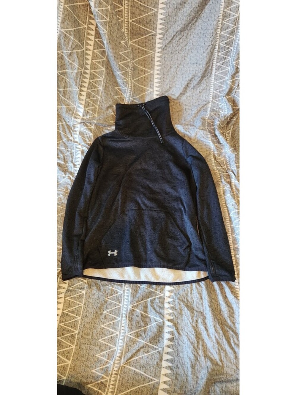 Under Armour Women's Black Quarter-Zip Pullover with Thumb Holes, Size Small